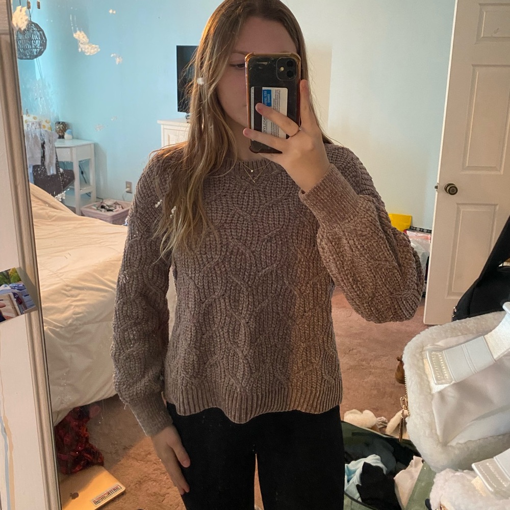 brown sweater super soft and cute for fall